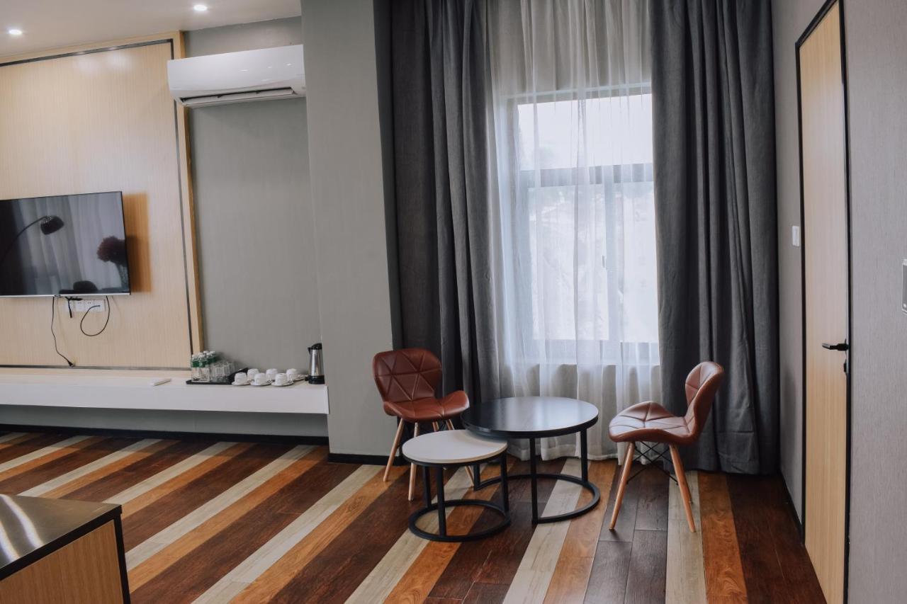 Fan'S Hotel Baybay エクステリア 写真
